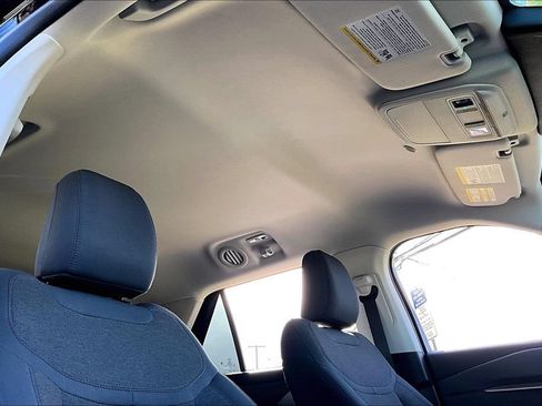 Used 2025 Ford Explorer Active RWD image 17