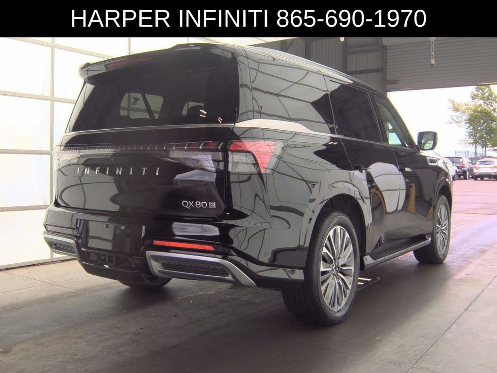 Used 2025 INFINITI QX80 Luxe AWD/4WD image 3