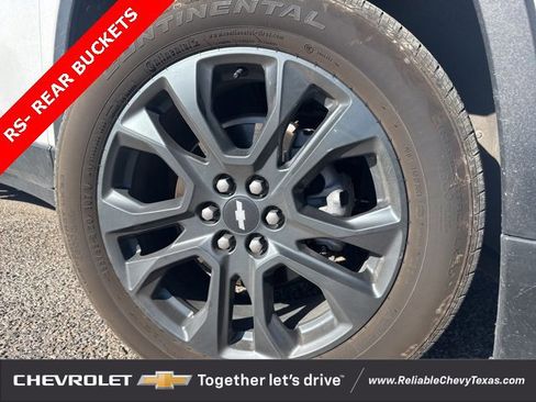 Used 2021 Chevrolet Traverse RS image 32