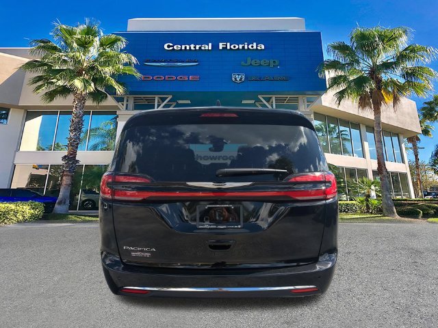 Certified 2026 Chrysler Pacifica Select FWD image 6
