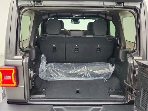 Used 2025 Jeep Wrangler Unlimited Sahara w/ Safety Group image 21