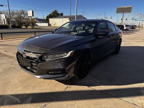 Used 2018 Honda Accord Sport image 4