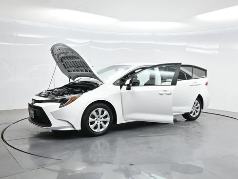 Used 2025 Toyota Corolla LE FWD image 46