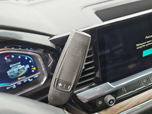 Used 2024 Chevrolet Silverado 2500 LT image 21