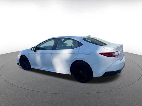 Used 2025 Toyota Camry SE FWD image 9