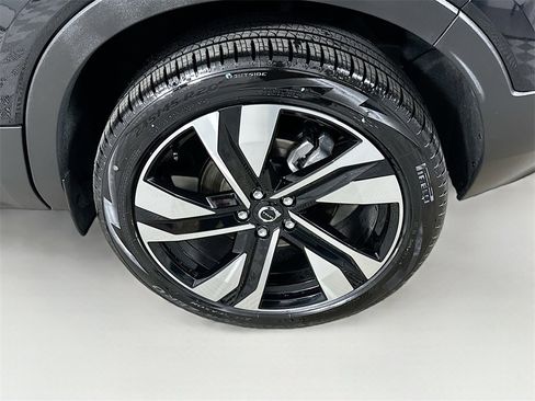 Used 2025 Volvo XC40 B5 Ultra w/ Protection Package image 24