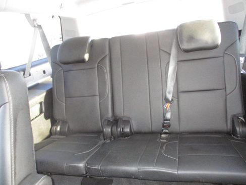 Used 2019 Chevrolet Suburban LT image 33