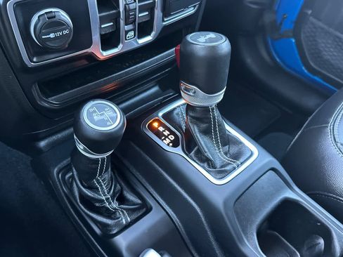 Used 2021 Jeep Wrangler Unlimited Sahara w/ Cold Weather Group image 21