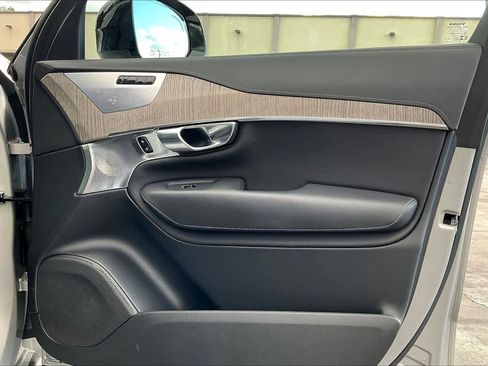 Used 2023 Volvo XC90 T8 Ultimate w/ Lounge Package image 27