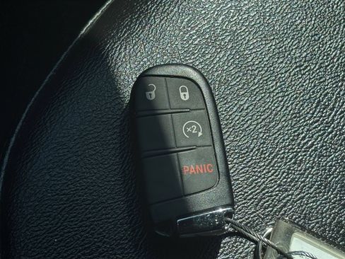Used 2025 Jeep Compass Limited AWD/4WD image 25