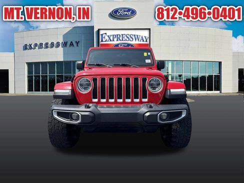 Used 2018 Jeep Wrangler Unlimited Sahara AWD/4WD image 2