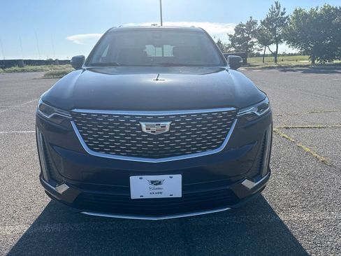 Used 2021 Cadillac XT6 Premium Luxury FWD image 2