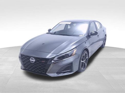 Certified 2025 Nissan Altima 2.5 SR FWD image 3