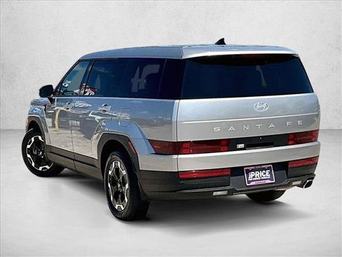 Used 2025 Hyundai Santa Fe SE FWD image 13