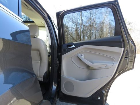 Used 2019 Ford Escape Titanium image 15