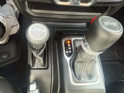 Used 2023 Jeep Wrangler Unlimited Sahara image 23