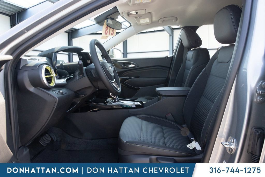 New 2026 Chevrolet Trax LT w/ Driver Confidence Package FWD image 4