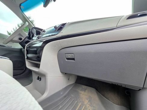 Used 2014 Toyota Sienna LE AWD/4WD image 54