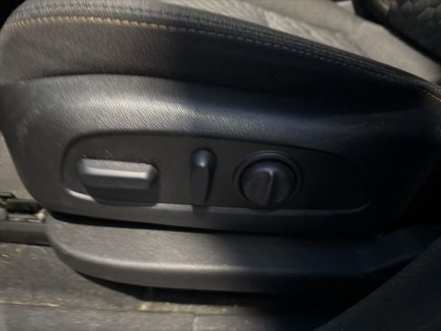 Used 2018 Chevrolet Equinox LT image 22