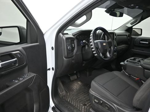 Used 2025 Chevrolet Silverado 1500 Custom image 10