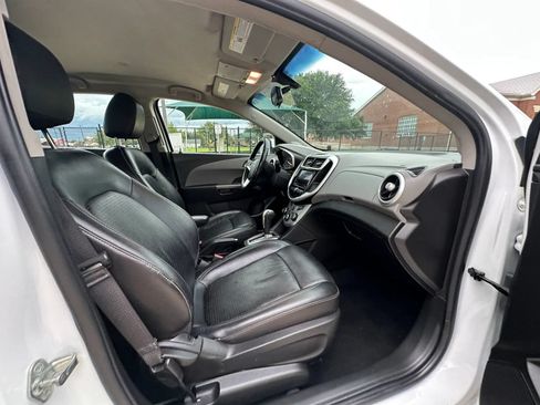 Used 2020 Chevrolet Sonic Premier FWD image 27