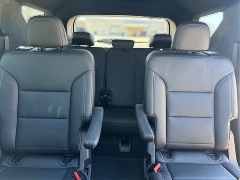 Used 2025 Chevrolet Traverse LT w/ Sun and Wheel Package AWD/4WD image 15