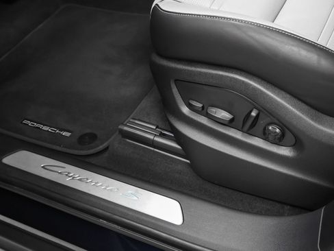 Certified 2026 Porsche Cayenne S AWD/4WD image 29