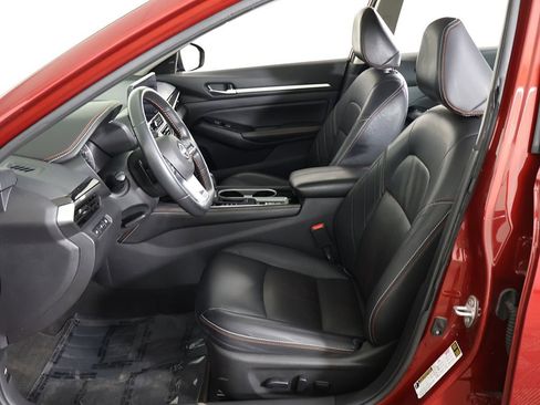 Used 2024 Nissan Altima 2.5 SR w/ SR Premium Package AWD/4WD image 27