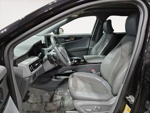 Certified 2021 Lincoln Nautilus Reserve image 10