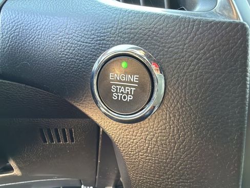 Used 2022 Ford Edge ST image 26