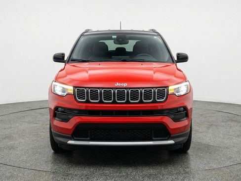 Used 2025 Jeep Compass Limited image 2