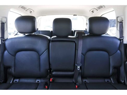 Used 2024 Nissan Armada SL image 11