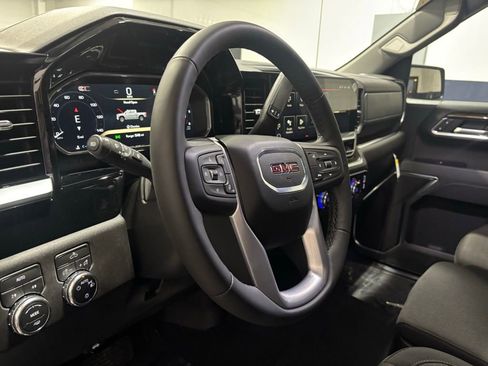 New 2026 GMC Sierra 1500 SLE w/ Preferred Package image 15