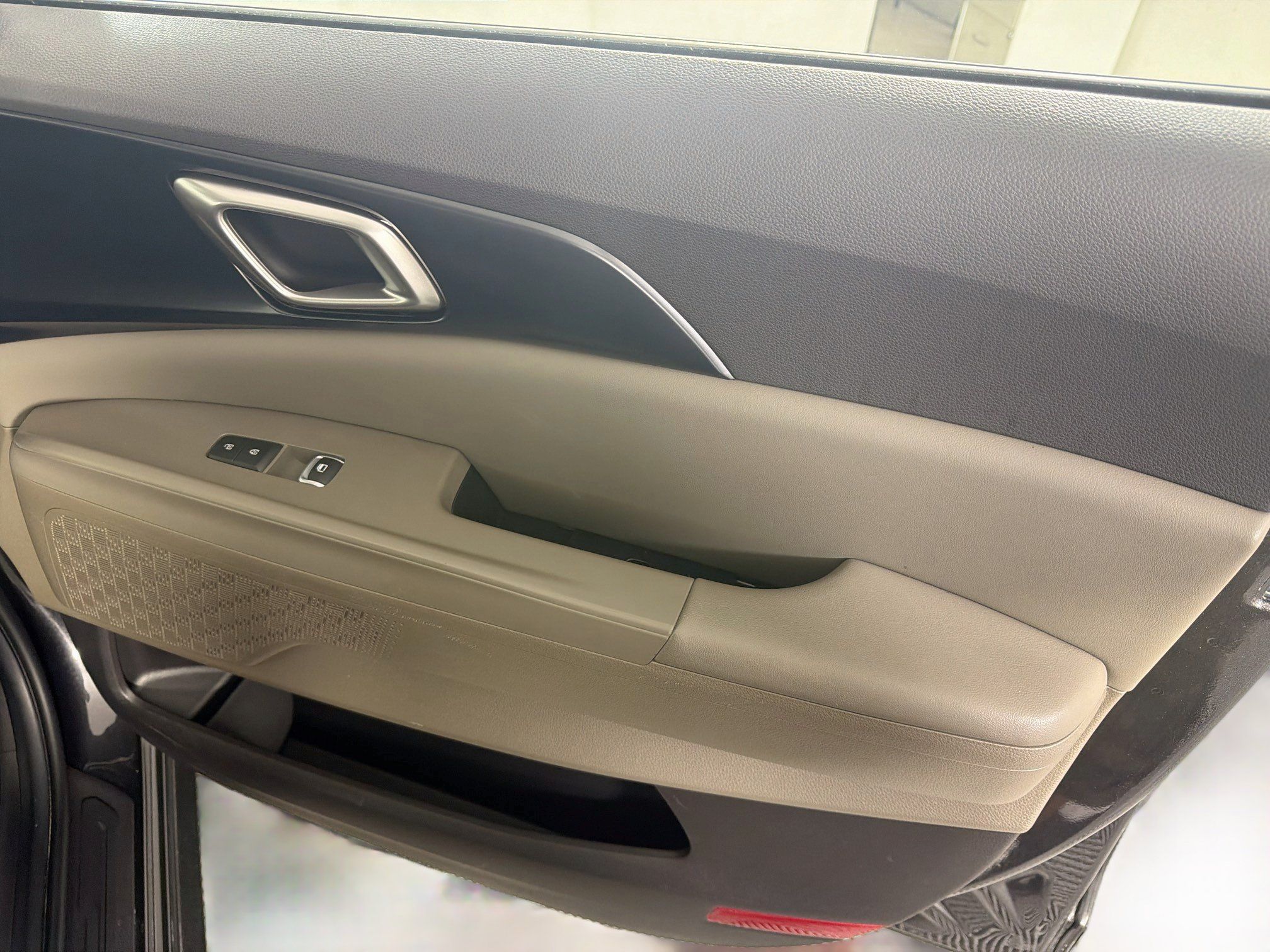 Used 2026 Kia Carnival LXS FWD image 33