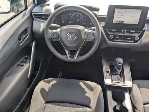 Used 2026 Toyota Corolla Cross AWD Hybrid w/ Moonroof Package image 16