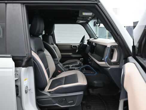 Used 2023 Ford Bronco Wildtrak AWD/4WD image 13