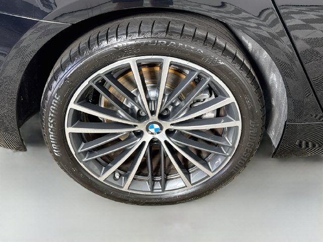Used 2023 BMW 530i w/ Convenience Package RWD image 32