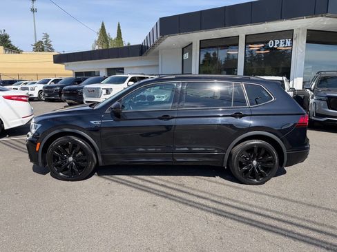 Used 2021 Volkswagen Tiguan SE R-Line FWD image 3