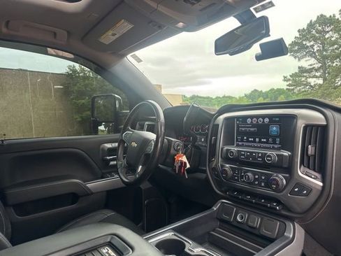 Used 2018 Chevrolet Silverado 1500 LTZ Z71 AWD/4WD image 45