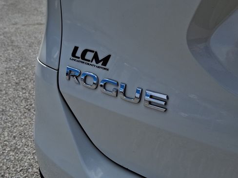 Used 2016 Nissan Rogue SL AWD/4WD image 31