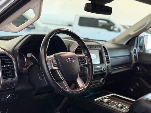 Used 2019 Ford Expedition Platinum AWD/4WD image 17