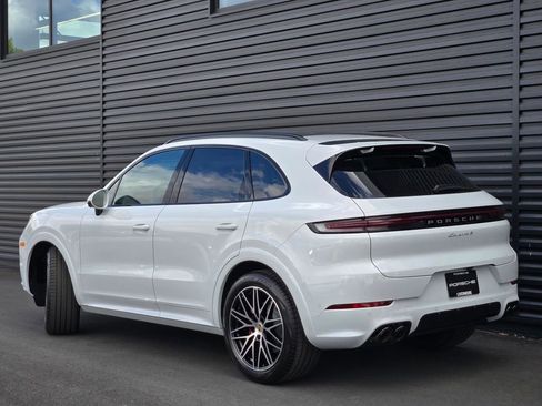 New 2026 Porsche Cayenne S image 3