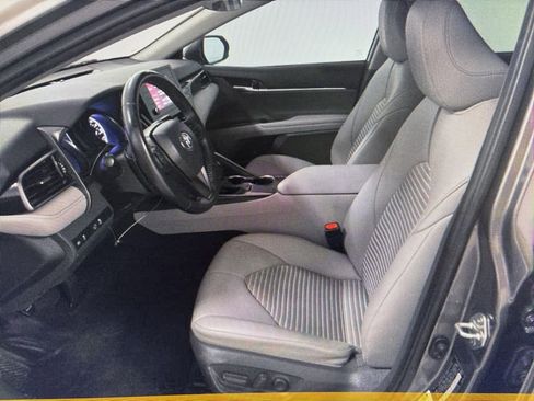 Used 2021 Toyota Camry SE FWD image 4