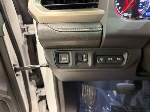 Used 2023 GMC Acadia Denali w/ Denali Ultimate Package FWD image 20