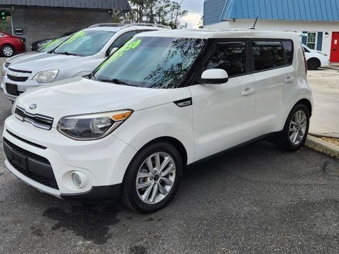 Used 2019 Kia Soul + FWD image 4