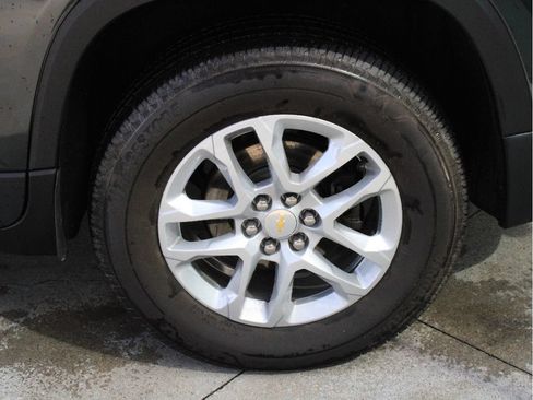 Used 2020 Chevrolet Traverse LT w/ Driver Confidence II Package AWD/4WD image 13