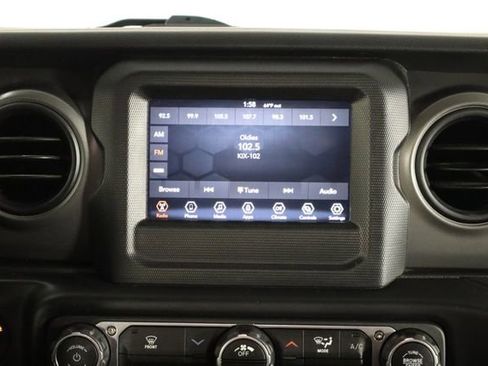 Used 2022 Jeep Gladiator Sport AWD/4WD image 25