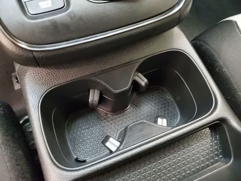 Used 2025 Honda CR-V LX image 8