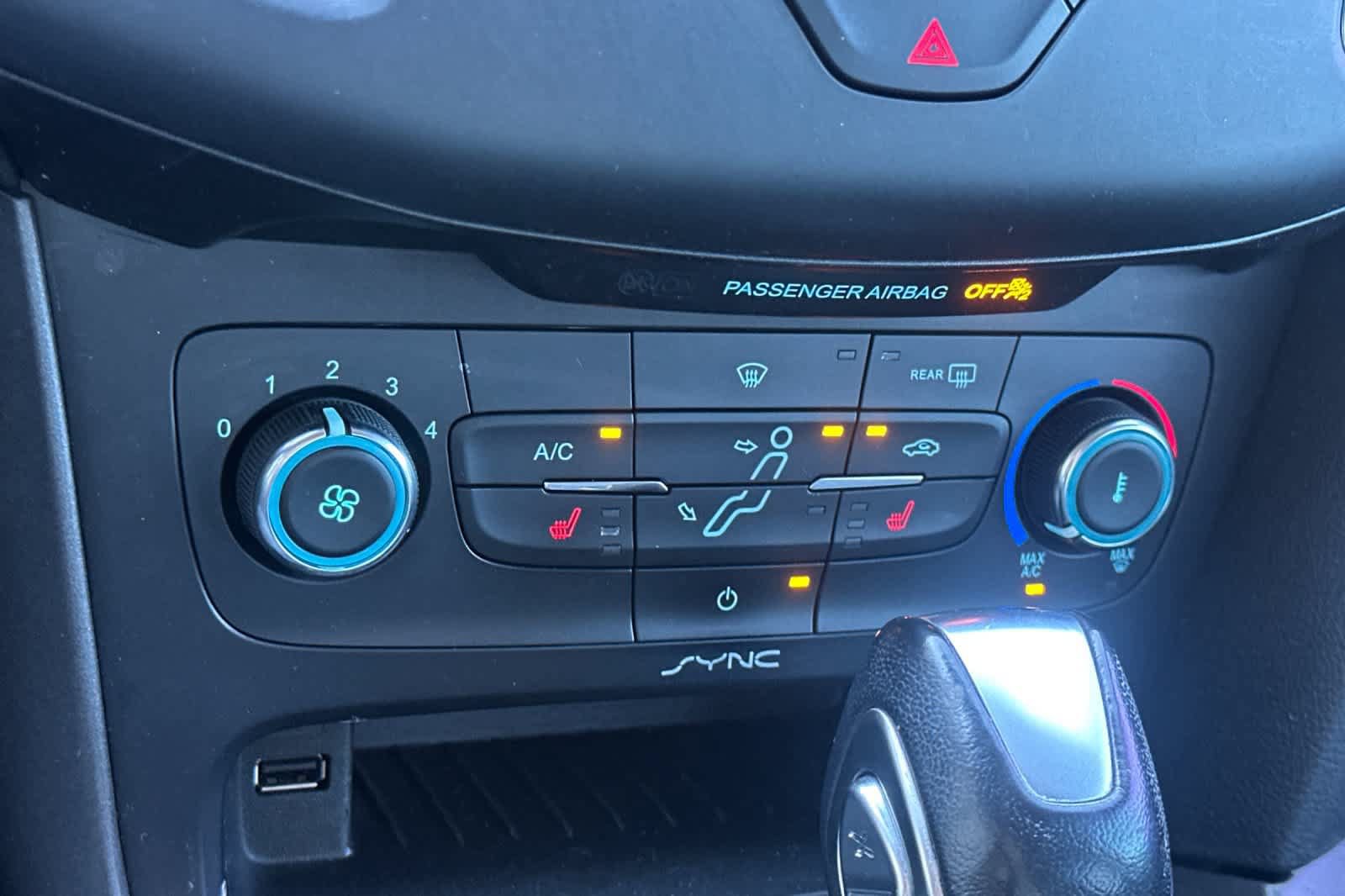 Used 2016 Ford Focus SE w/ Equipment Group 201A FWD image 19