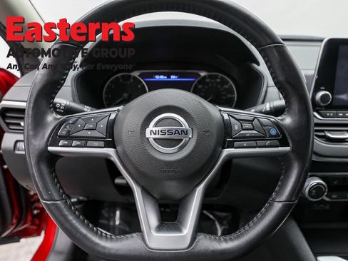 Used 2021 Nissan Altima 2.5 SV w/ SV Premium Package image 10